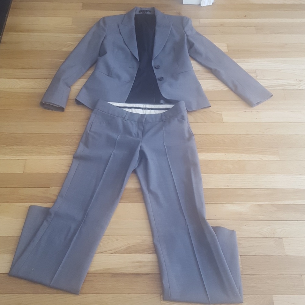 Business pants suit